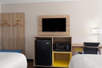 Room, 2 Queen Beds, Smoking