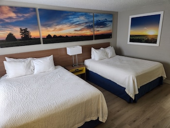 Room, 2 Queen Beds, Non Smoking