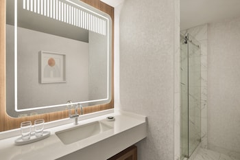 Room, 2 Queen Beds (Mobility Accessible, Roll-in Shower)