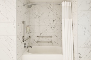 Room, 1 King Bed (Mobility Accessible, Tub)