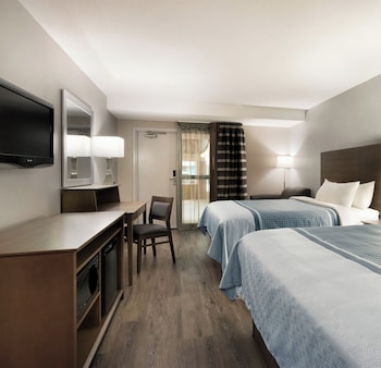 Room, 2 Queen Beds, Non Smoking, Tower