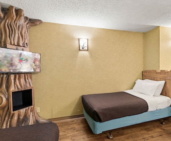 Suite, 1 Bedroom, Non Smoking (Forest Theme)