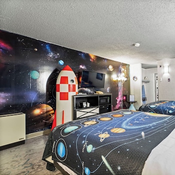 Room, 2 Queen Beds, Non Smoking (Space Theme)