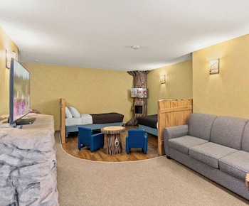 Suite, 1 Bedroom, Non Smoking (Forest Theme)
