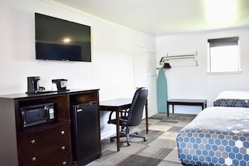 Room, 1 King Bed, Accessible, Smoking