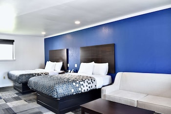 Standard Room, Multiple Beds, Smoking