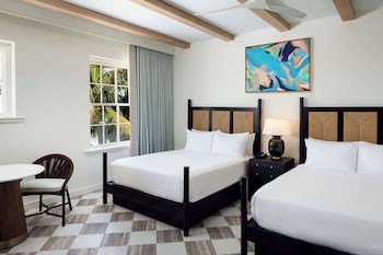 Room, 2 Queen Beds, Accessible, City View (Hearing, Roll-in Shower)