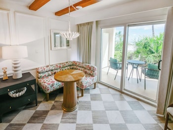 Partial Oceanview King Suite with Lanai