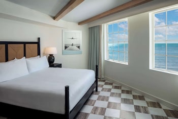 Studio Suite, 1 King Bed, Ocean View
