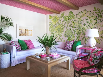 Lilly Pulitzer Suite 2 Queens with Balcony