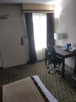 Room, 1 King Bed, Accessible, Non Smoking (Mobility Accessible)