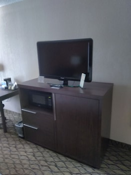 Room, 1 King Bed, Accessible, Non Smoking (Mobility Accessible)