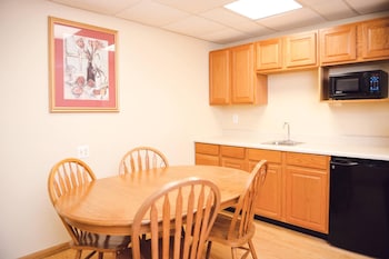 Suite, 1 King Bed, Non Smoking, Fireplace
