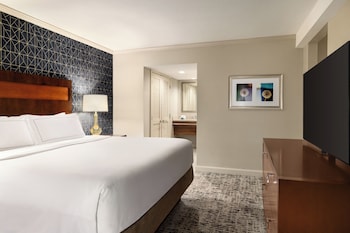 Suite, 1 King Bed, Non Smoking