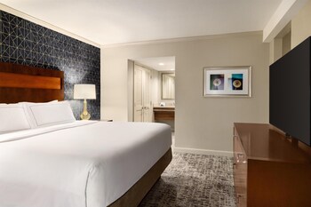 Suite, 1 King Bed, Non Smoking