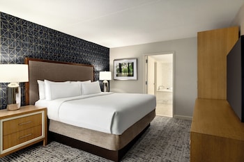 Suite, 1 King Bed, Non Smoking