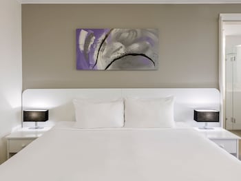 Superior Outlook King or Twin Room