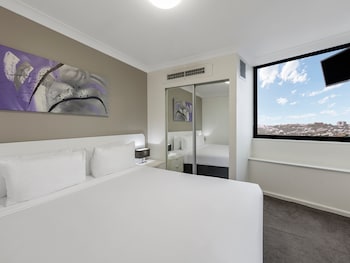 Superior One-Bedroom Apartment