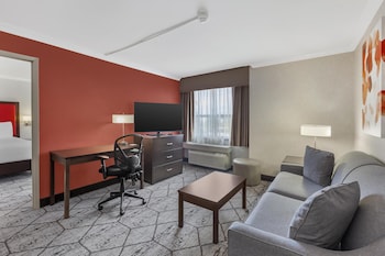 Suite, 2 Queen Beds, Non Smoking, Kitchenette (with Sofabed)
