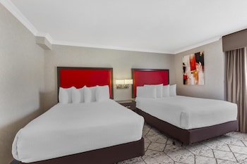 Suite, 2 Queen Beds, Non Smoking, Kitchenette (with Sofabed)