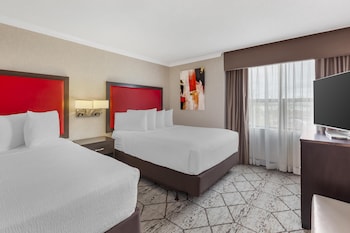 Suite, 2 Queen Beds, Non Smoking, Kitchenette (with Sofabed)