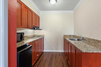 Suite, 2 Queen Beds, Non Smoking, Kitchenette (with Sofabed)
