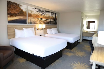 Standard Room, 2 Queen Beds, Smoking