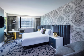Deluxe Room, 1 King Bed