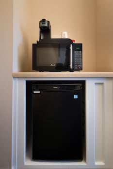 Deluxe Room, 1 Queen Bed, Fireplace