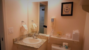 Deluxe Room, 2 Queen Beds, Fireplace