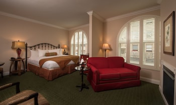 Premium Room, 1 King Bed, Fireplace