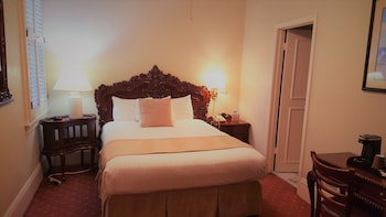 Standard Room, 1 Queen Bed