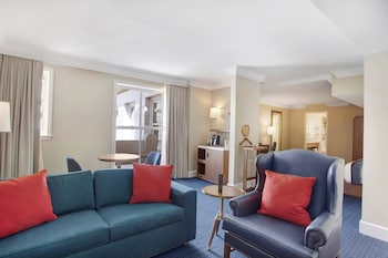 Signature Suite, 1 King Bed with Sofa bed