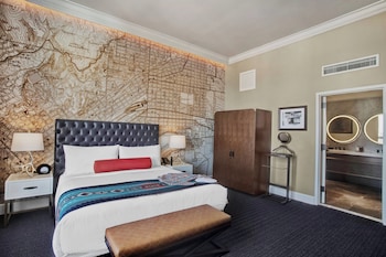 Studio Suite, 1 King Bed with Sofa bed