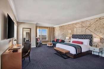Studio Suite, 1 King Bed with Sofa bed