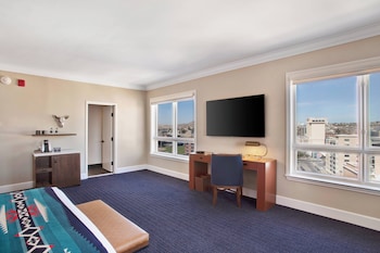 Studio Suite, 1 King Bed with Sofa bed