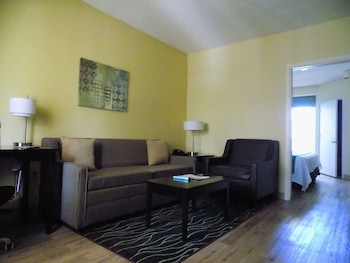 Suite, 1 King Bed with Sofa bed, Non Smoking, Microwave (with Sofabed)
