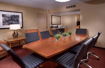 Room, 1 King Bed, Non Smoking (Boardroom)