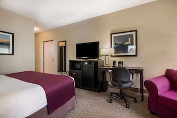 Standard Room, 1 Queen Bed, Non Smoking, Refrigerator
