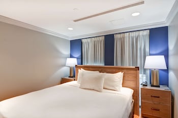 Suite, 1 Bedroom (1 King Bed)