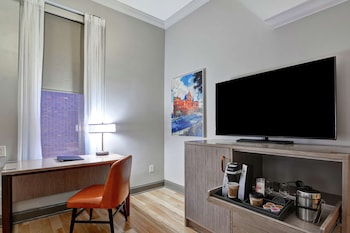 Room, 2 Queen Beds, Accessible, Bathtub