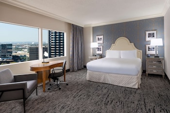Room, City View (Parlor)