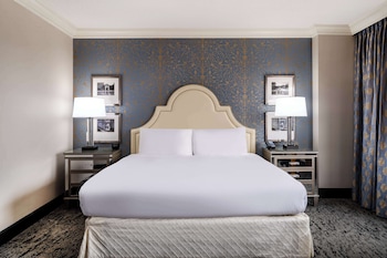 1 King Bed Deluxe Room