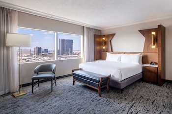 Suite, 1 King Bed (Peloton Bike)