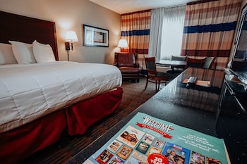 Superior Room, 1 King Bed, Non Smoking, Refrigerator & Microwave (Inside room)