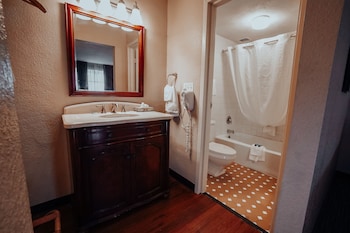 Executive Room, 2 Queen Beds, Mobility Accessible