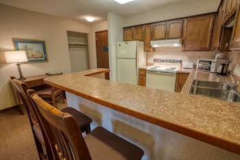 Deluxe One Bedroom King Suite