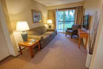 Deluxe One Bedroom King Suite