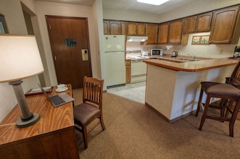 Deluxe One Bedroom King Suite