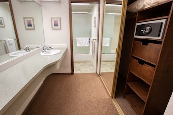 Deluxe Double Room, 2 Queen Beds, Balcony